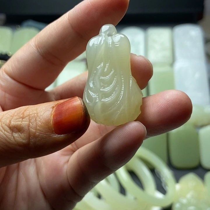 青海格尔木白菜吊坠