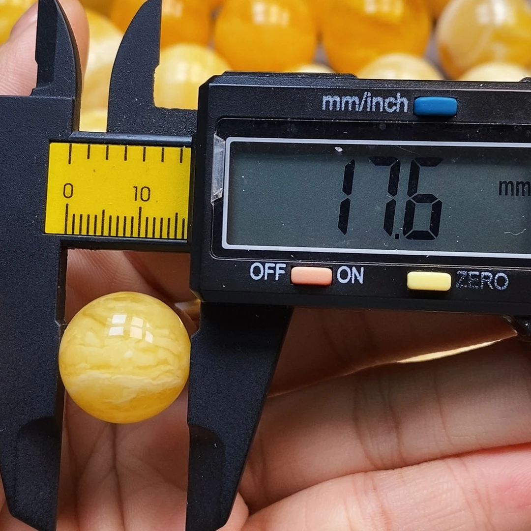 蜜蜡未镶嵌珠宝奇石