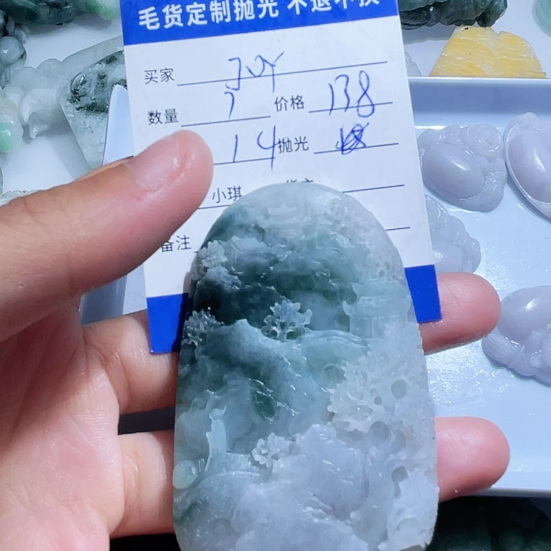 翡翠颈饰未镶嵌?****?翡翠