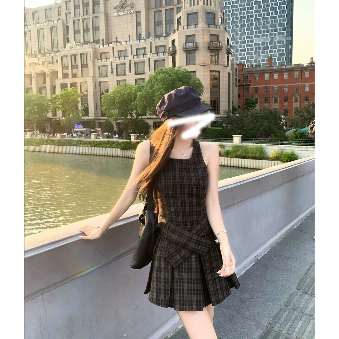 甜妮学院 法式掐腰显瘦连衣裙学院风少女甜美短裙无袖背心裙子女