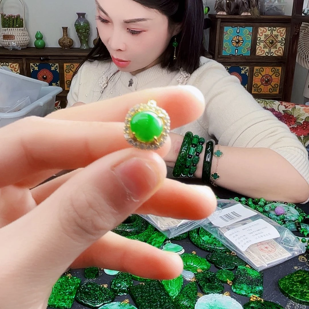 颈饰银S925镶嵌翡翠多样性