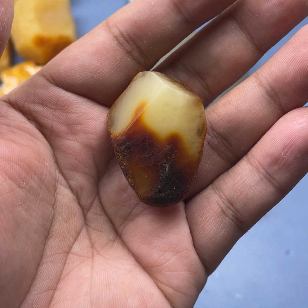 爱****未镶嵌定制琥珀蜜蜡定制