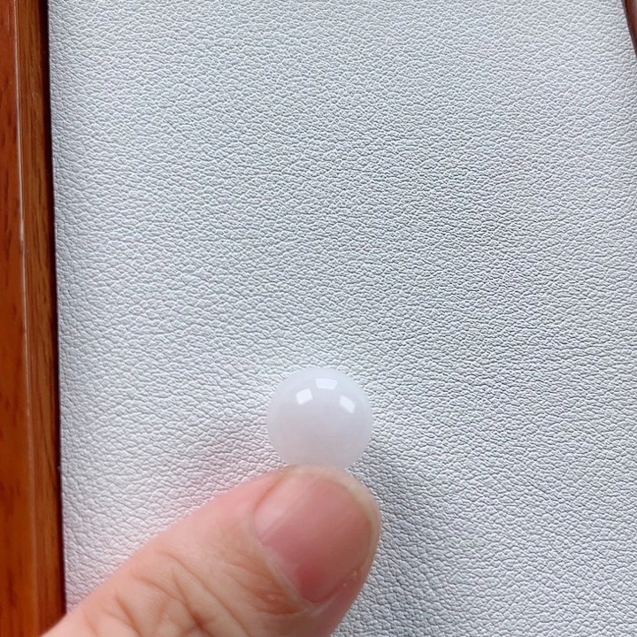 翡翠未镶嵌颈饰孤品