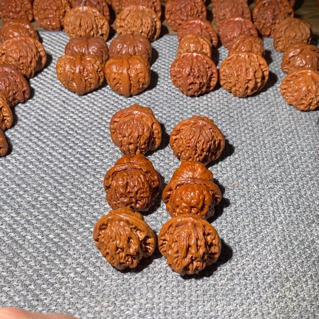 文玩核桃把件蛤蟆头虎头四座楼