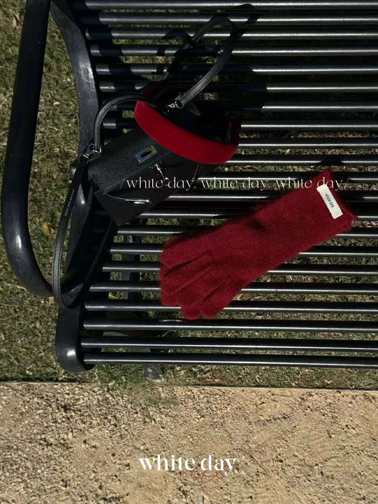 White Day . 复古氛围感红色丝绒高颅顶发箍