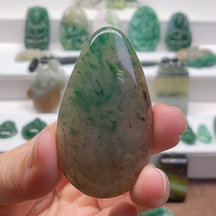 独山玉未镶嵌颈饰