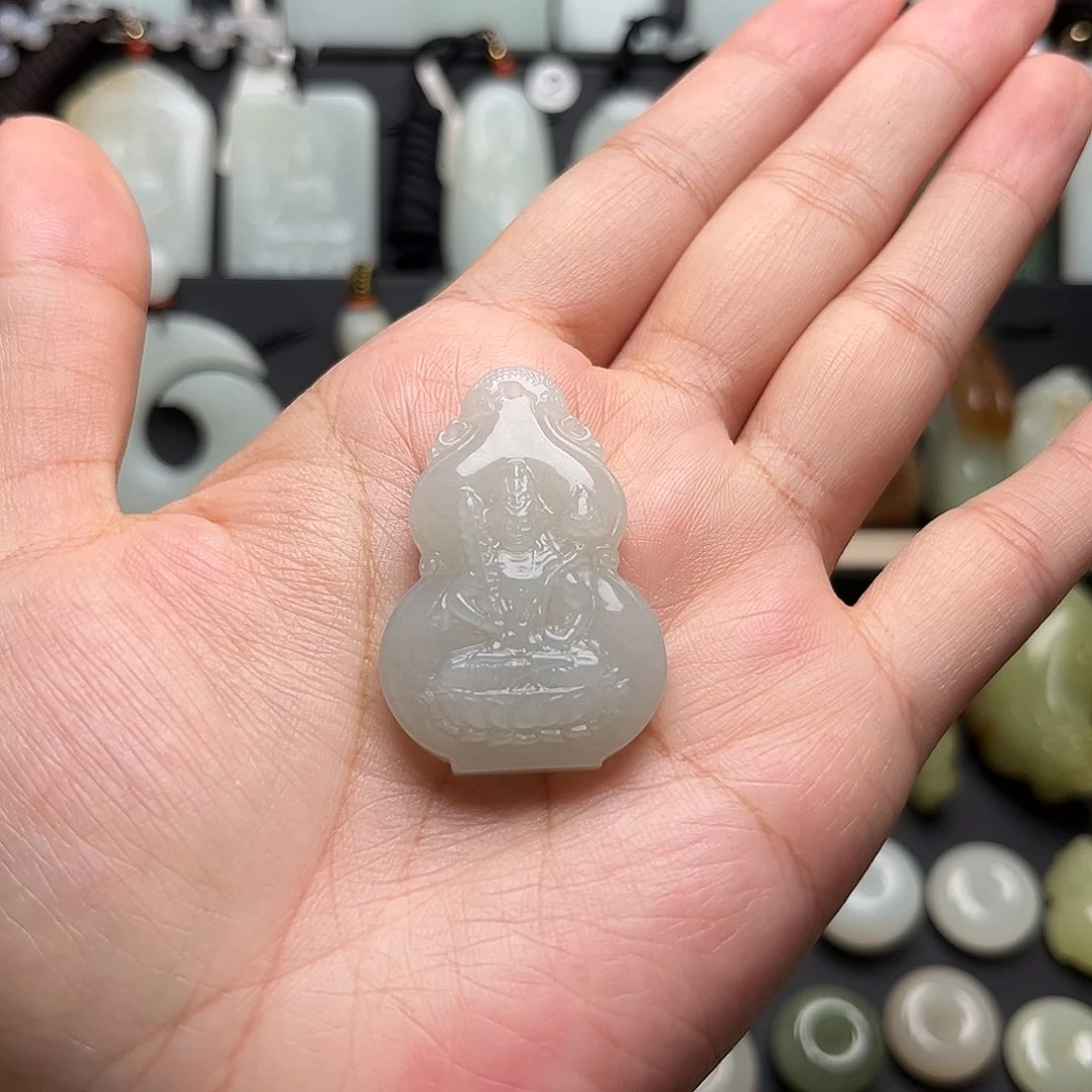 随***缘和田玉未镶嵌颈饰