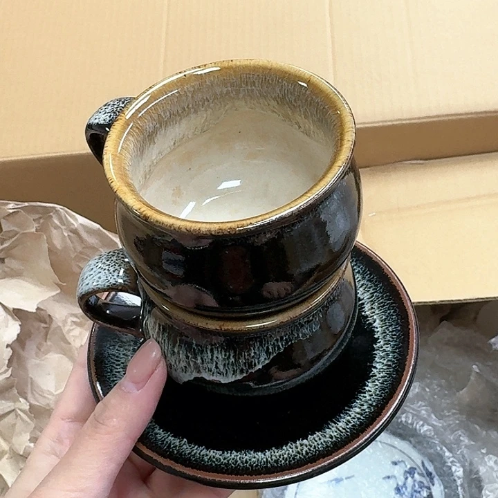 Z**?瓷器。  瓷器。