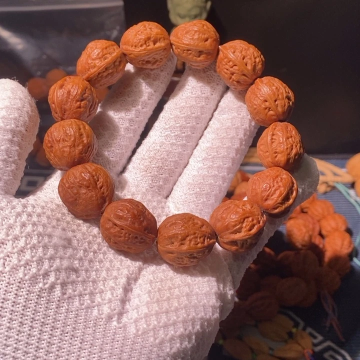 手串文玩核桃……40