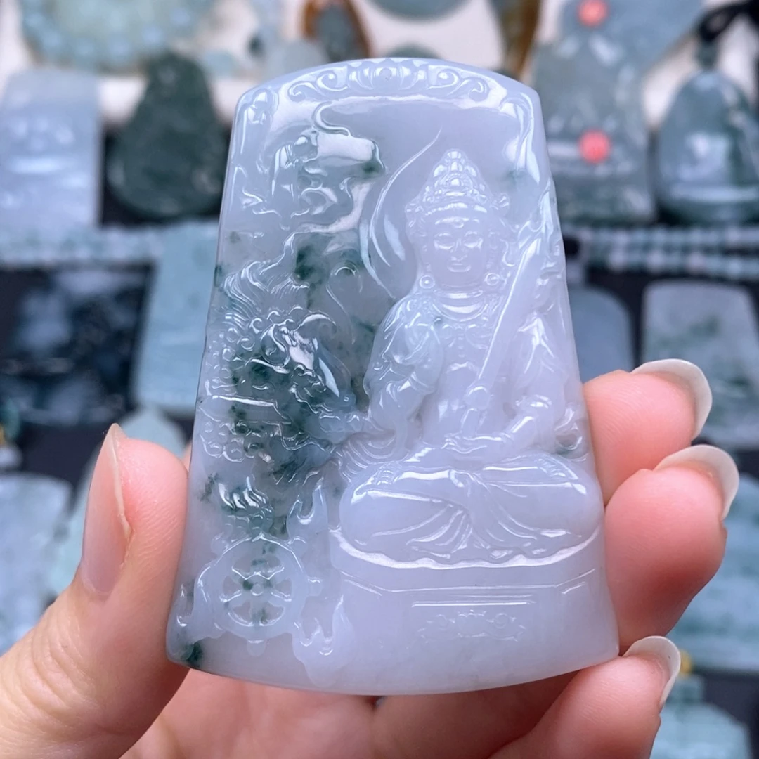翡翠未镶嵌颈饰文殊
