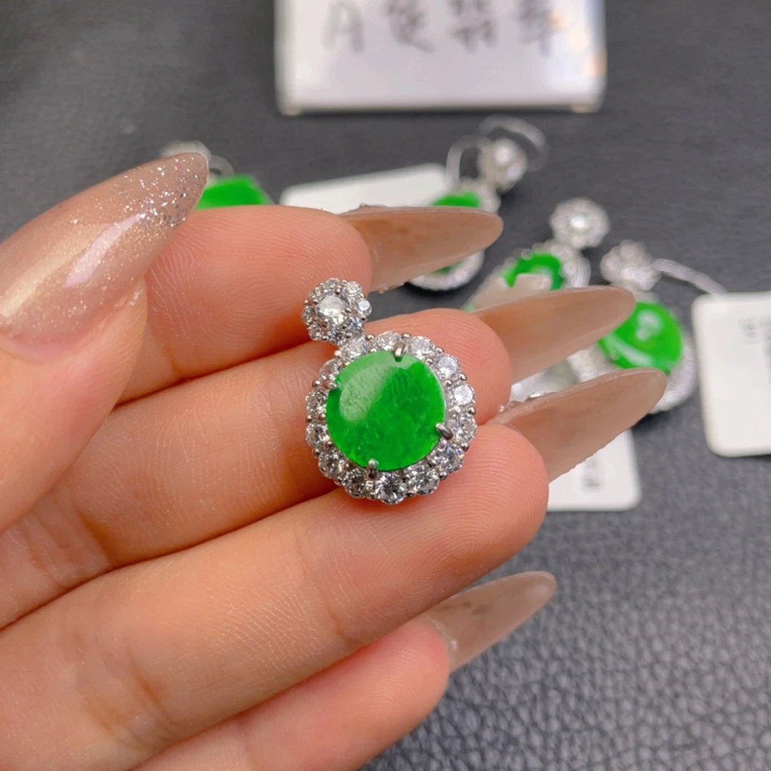 翡翠银S925镶嵌颈饰翡翠