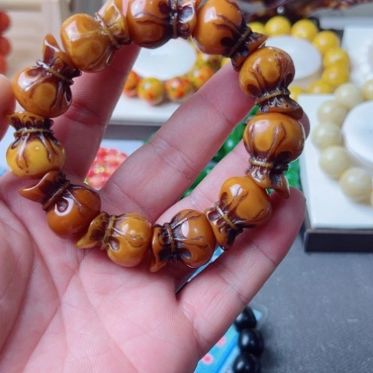 大***子蜜蜡老腊钱袋子手串