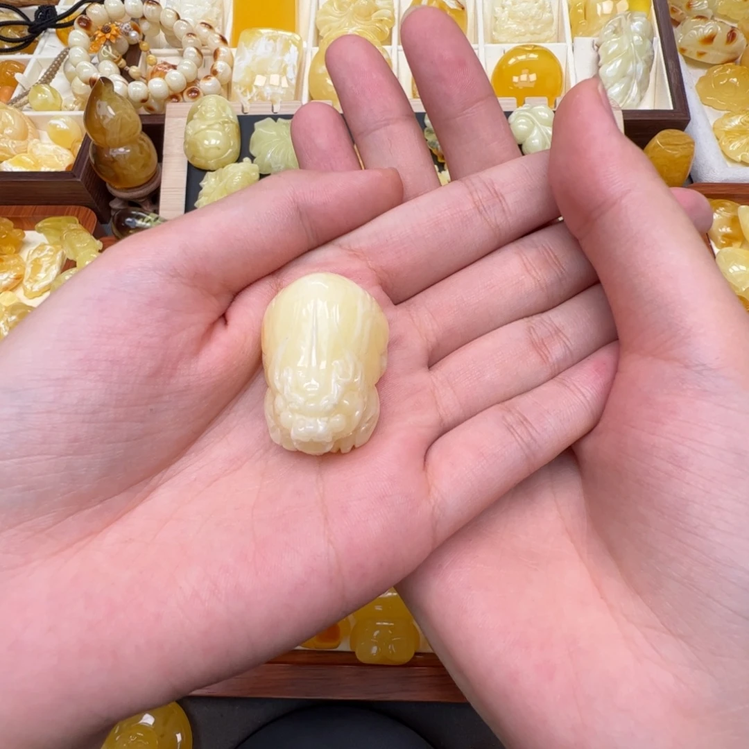 言***初裸石琥珀未镶嵌蜜蜡