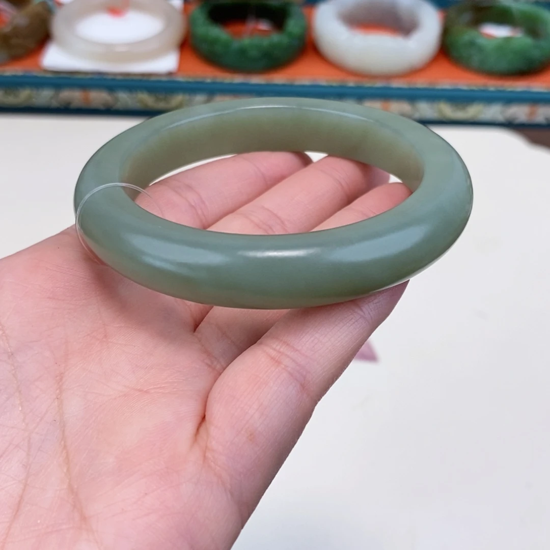 慢***吞和田玉未镶嵌手镯60