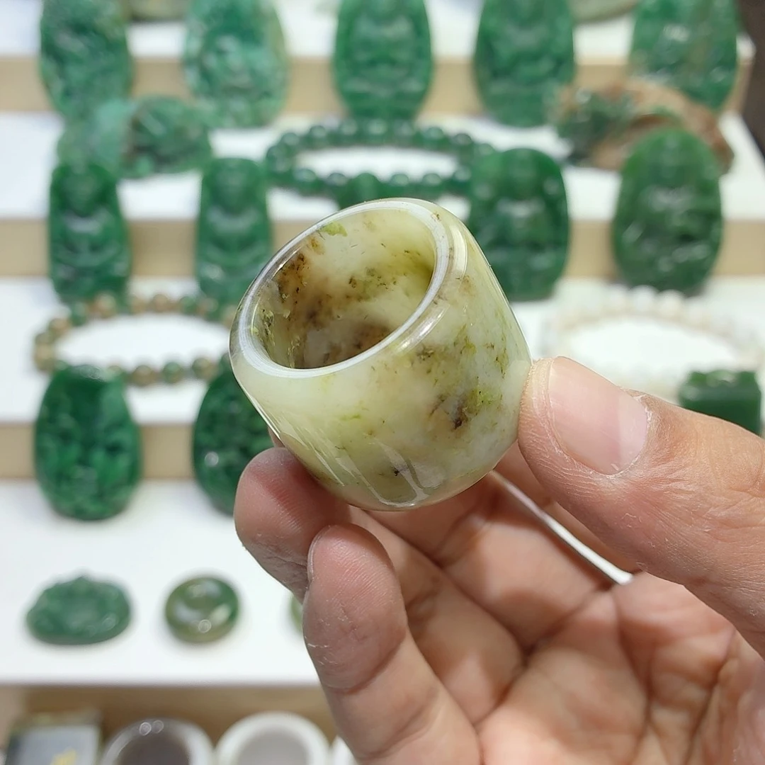 独山玉未镶嵌扳指
