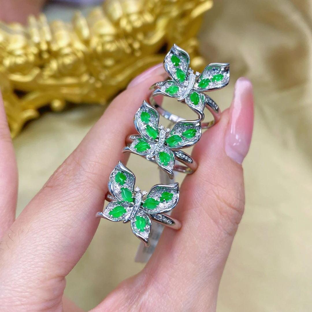 18K金蝴蝶翡翠戒指缅料镶嵌戒指吊坠两用设计师新款多样性发其一