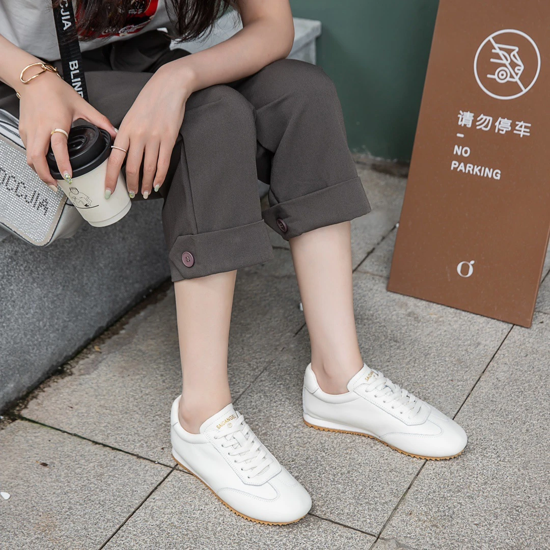 西瑞女鞋小白鞋运动风时尚百搭秋冬白色休闲鞋板鞋新款韩版