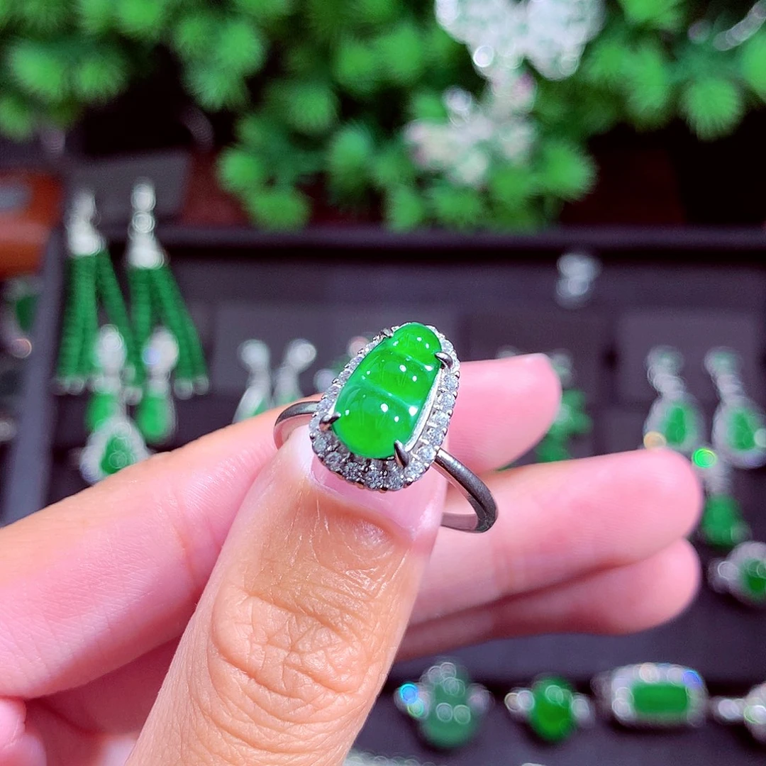 颈饰未镶嵌翡翠天然