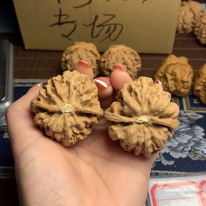 吊坠文玩核桃比****强粗筋