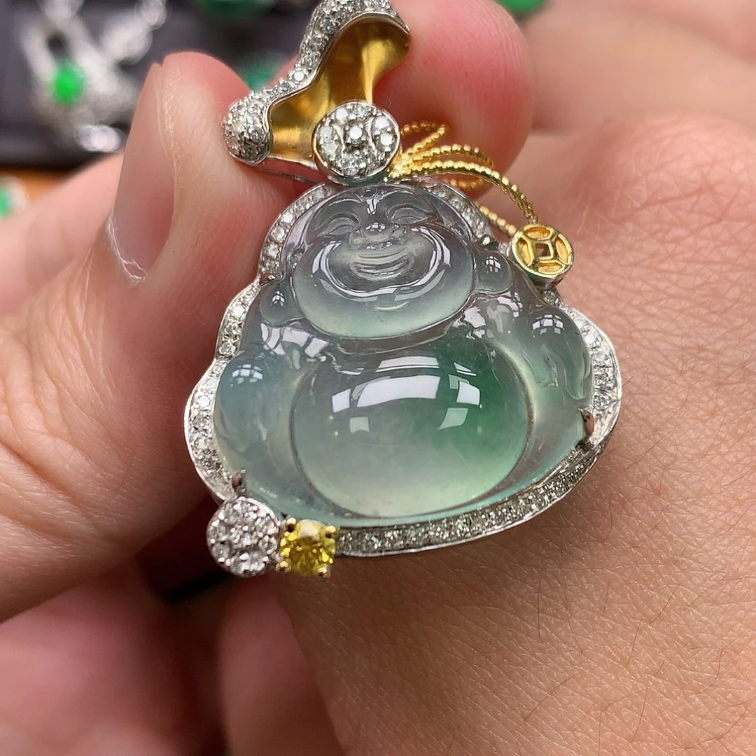 翡翠18K金镶嵌颈饰