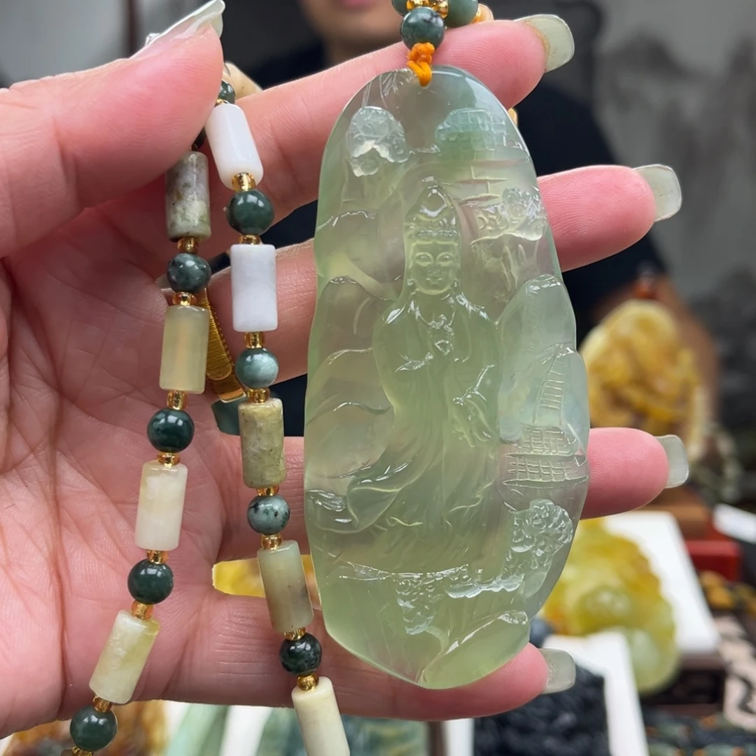 蛇纹石玉未镶嵌颈饰挂件