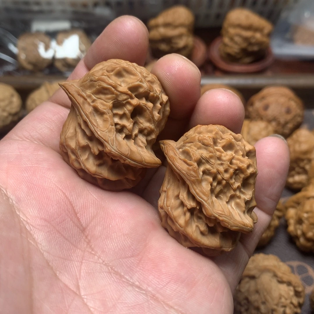 文玩核桃吊坠小鸟