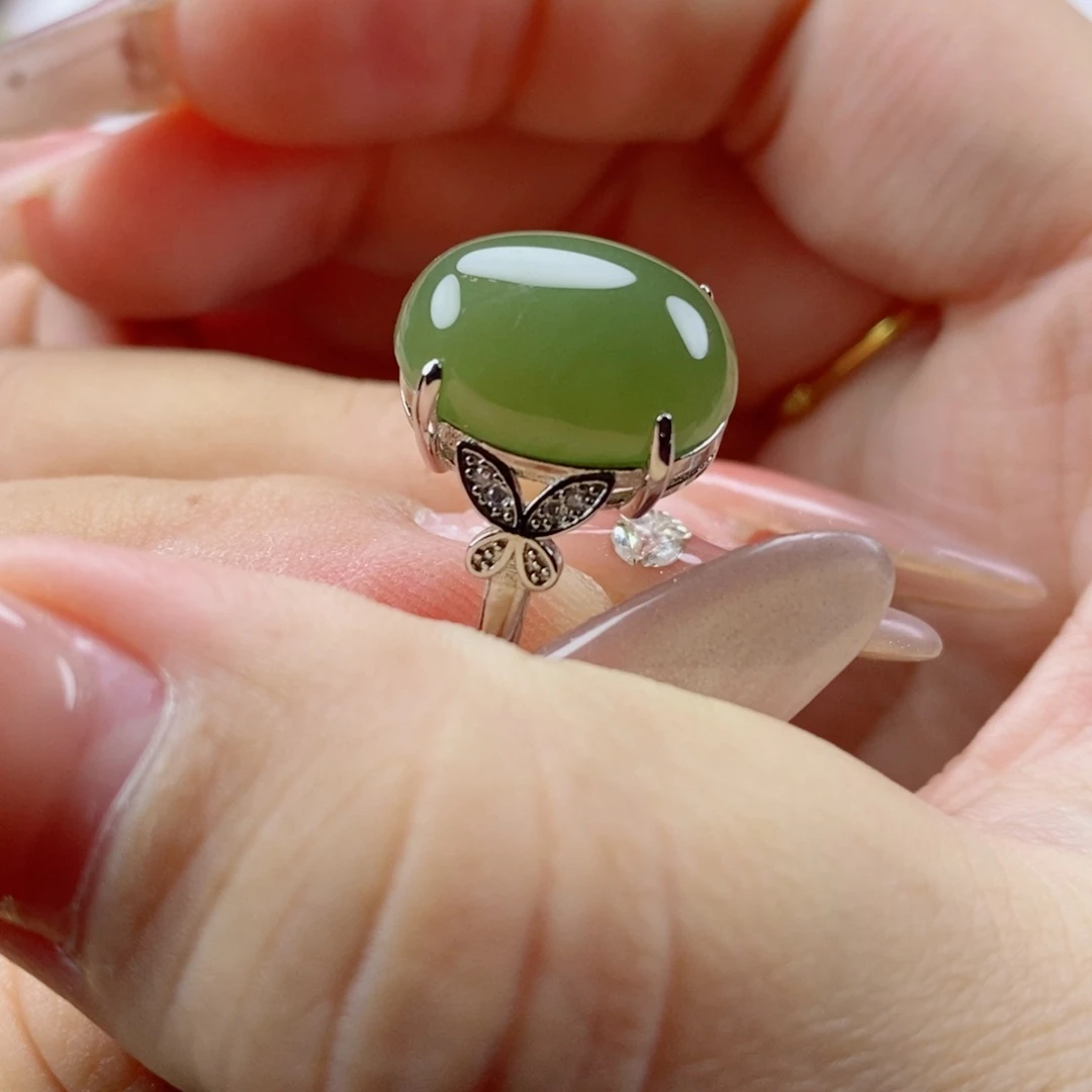 未镶嵌戒指和田玉