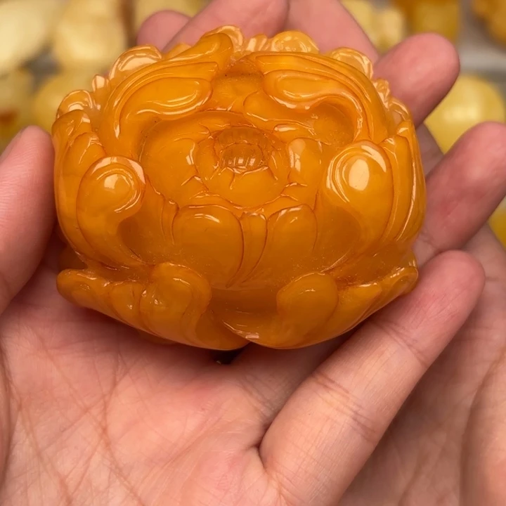 琥珀未镶嵌颈饰蜜蜡