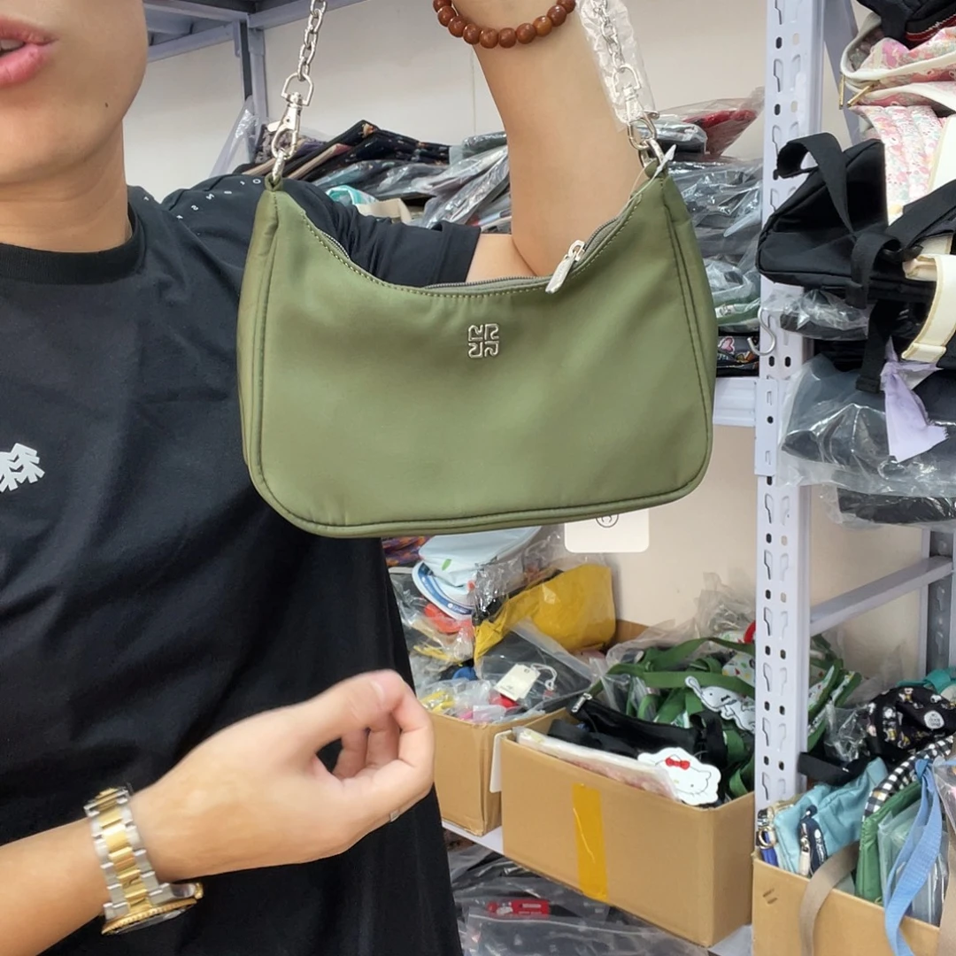 PU化妆包等产品和产品