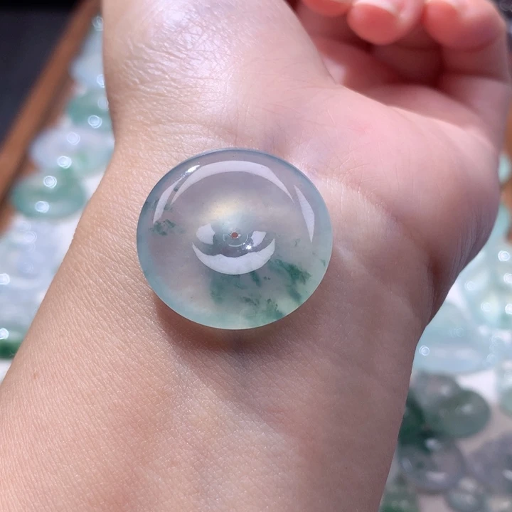 颈饰未镶嵌翡翠冰种飘花平安扣
