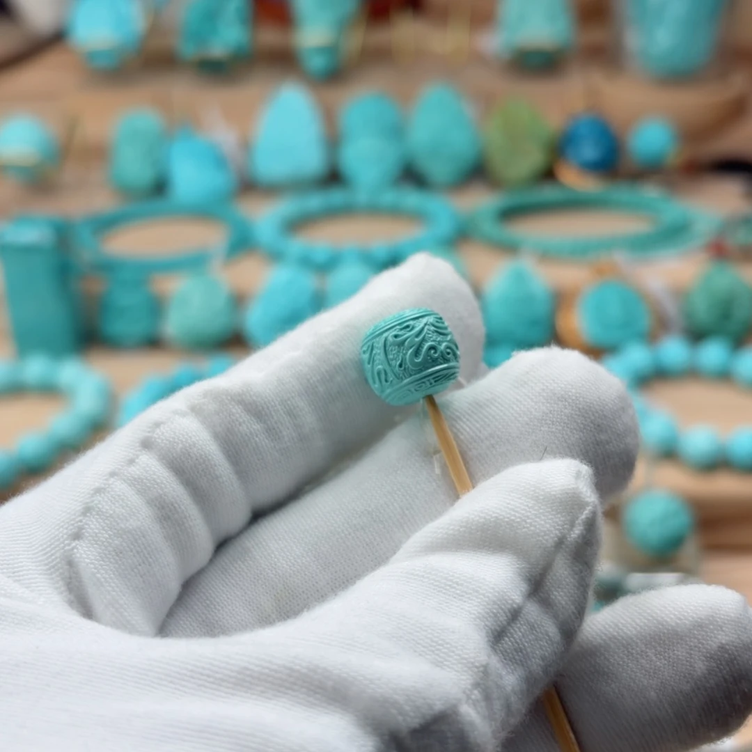 绿松石未镶嵌珠宝奇石