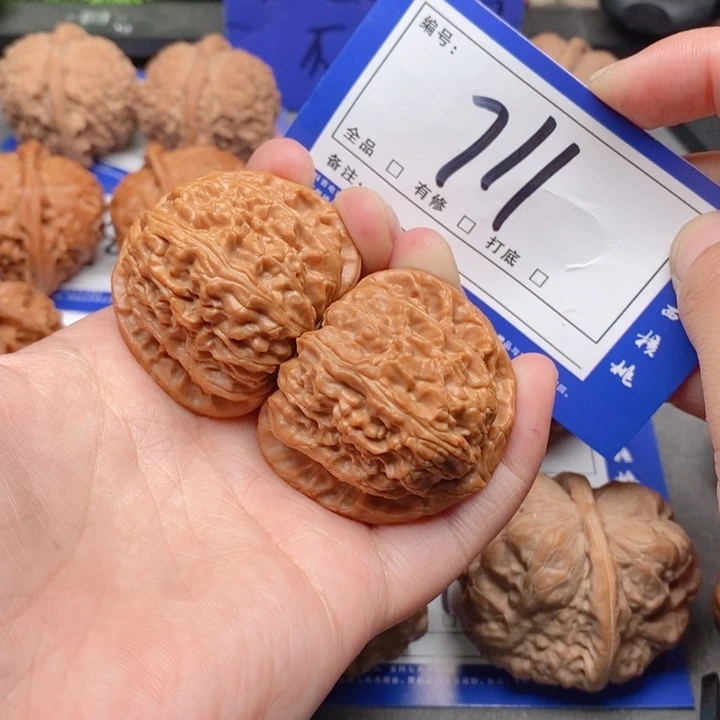 把件桃核41白狮子711号牌