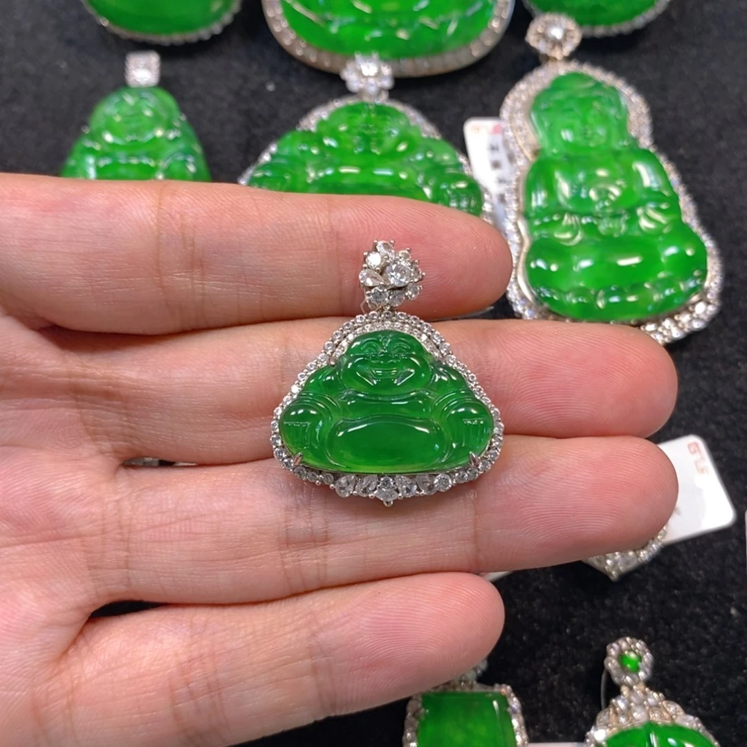 颈饰银S925镶嵌翡翠佛公吊坠