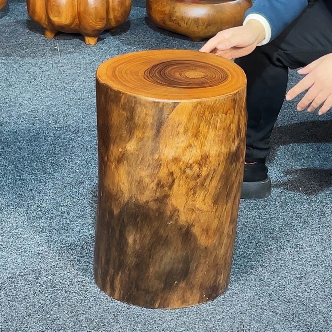 28 号香樟木尺寸：29-28-45cm