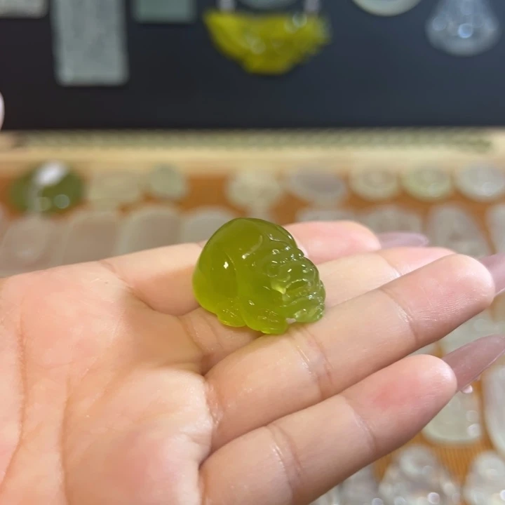 岫玉未镶嵌岫玉绿冰挂件纯手工貔貅