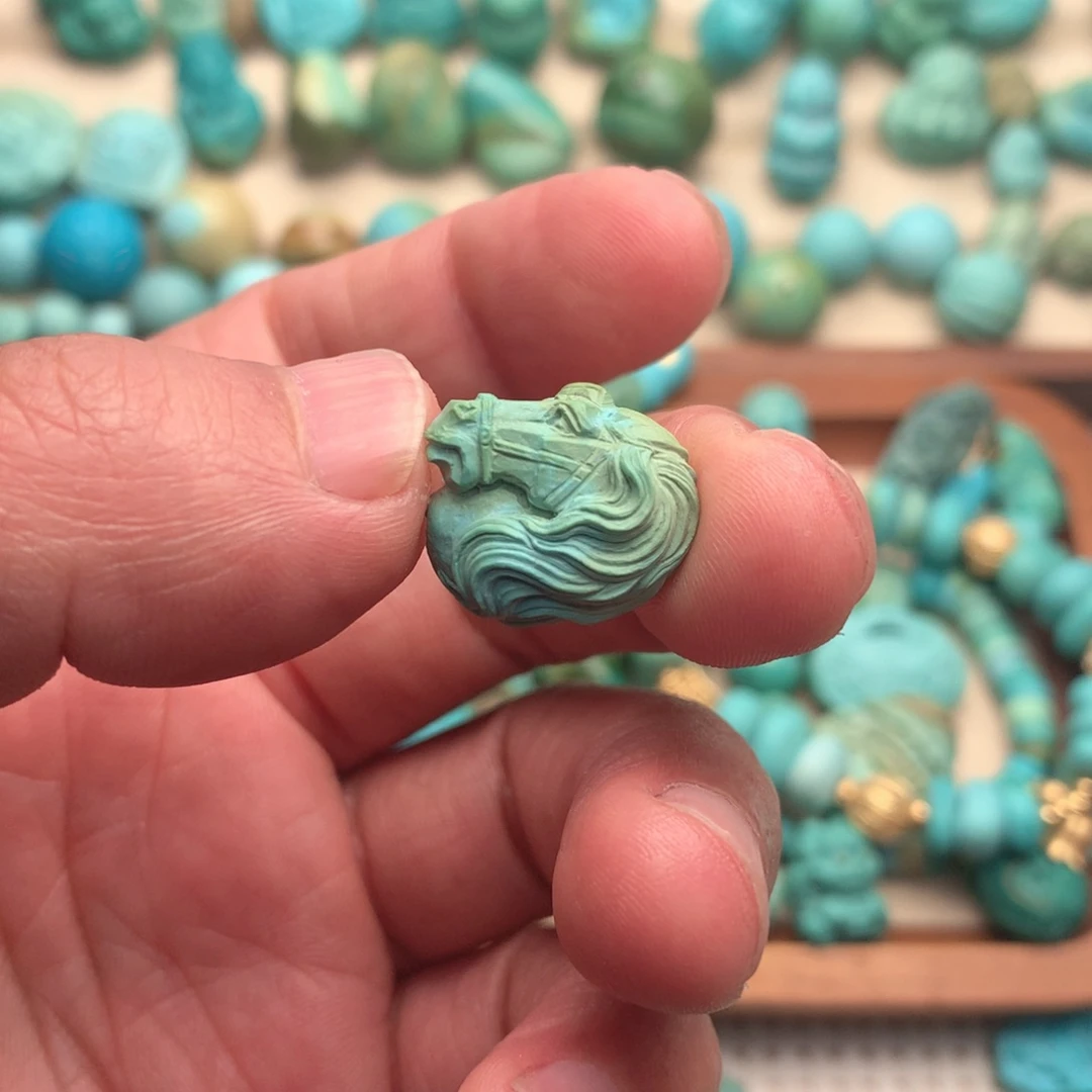 绿松石未镶嵌颈饰