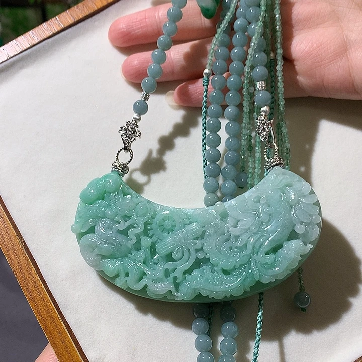 翡翠未镶嵌颈饰翡翠吊坠