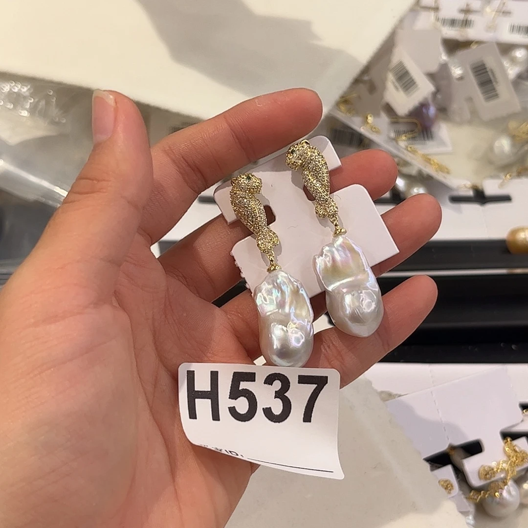 淡水珍珠耳饰合金