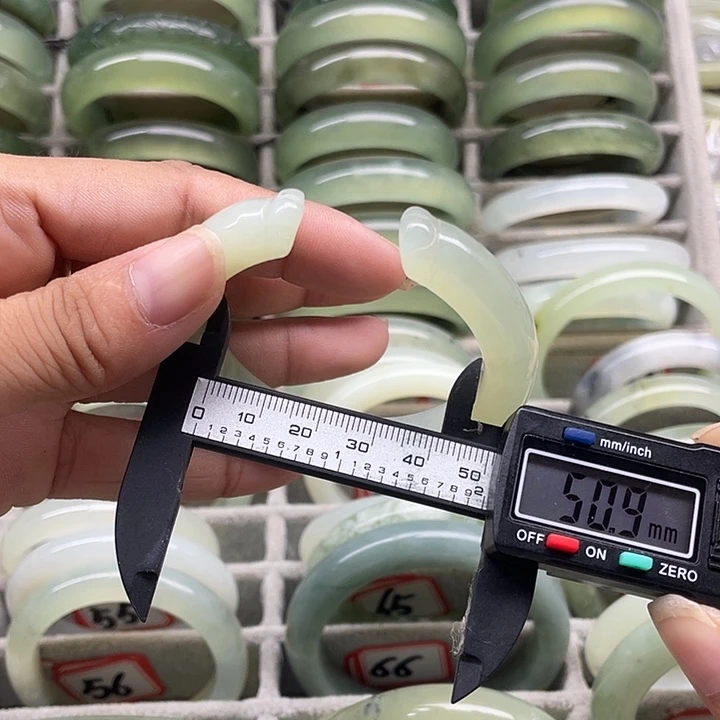 未镶嵌蛇纹石玉手镯79