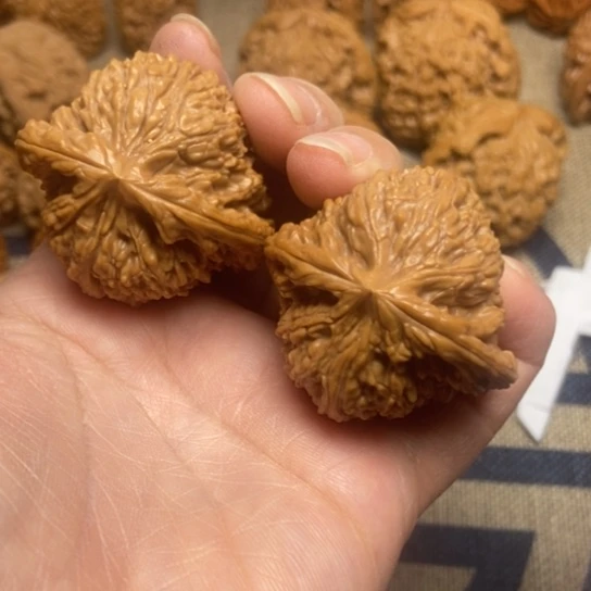 吊坠文玩核桃南疆