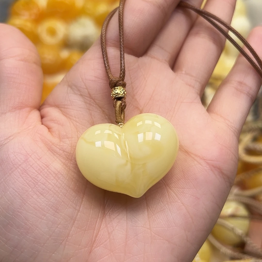 琥珀未镶嵌颈饰蜜蜡