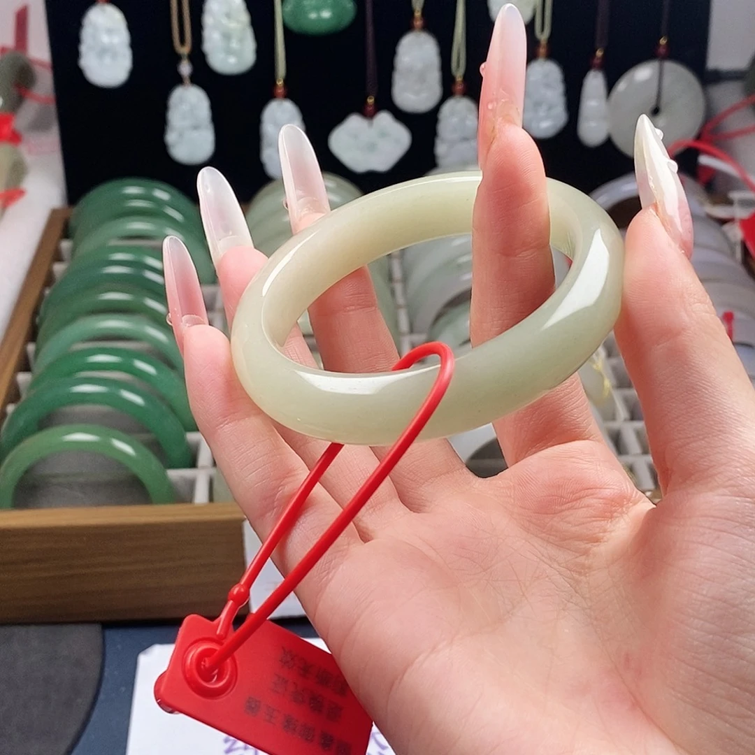 东陵石未镶嵌手镯