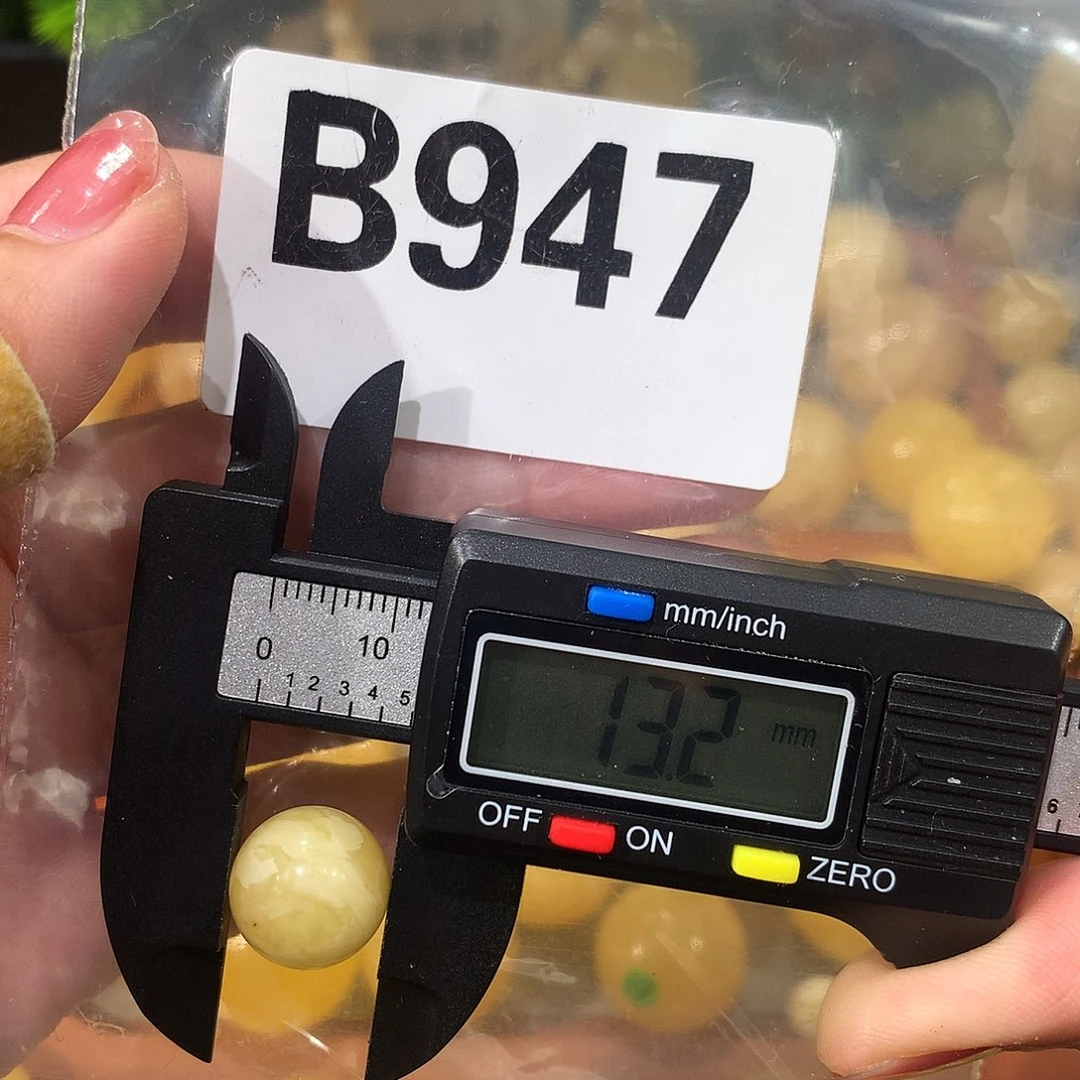 未镶嵌琥珀珠宝奇石