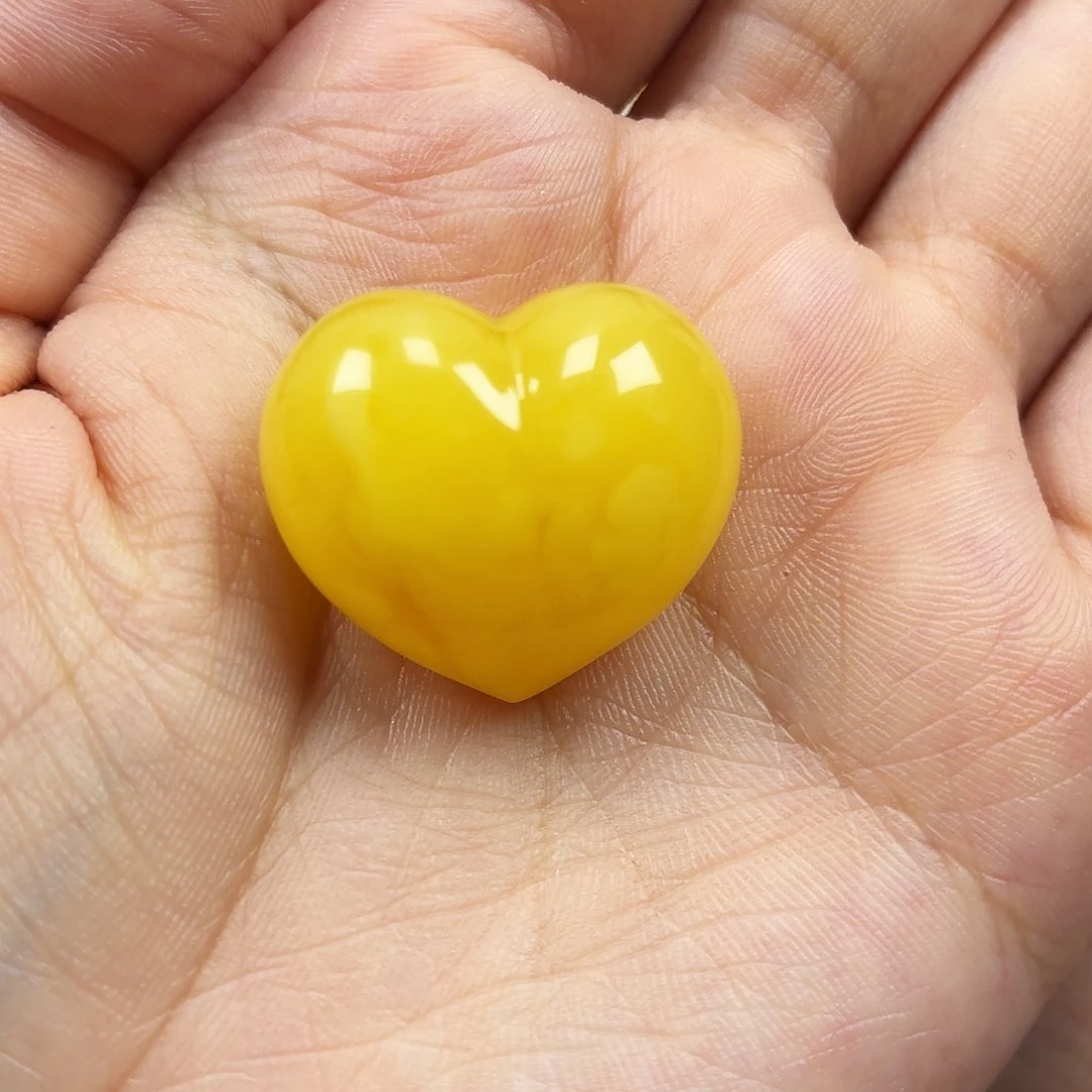 未镶嵌颈饰蜜蜡焦皮爱心