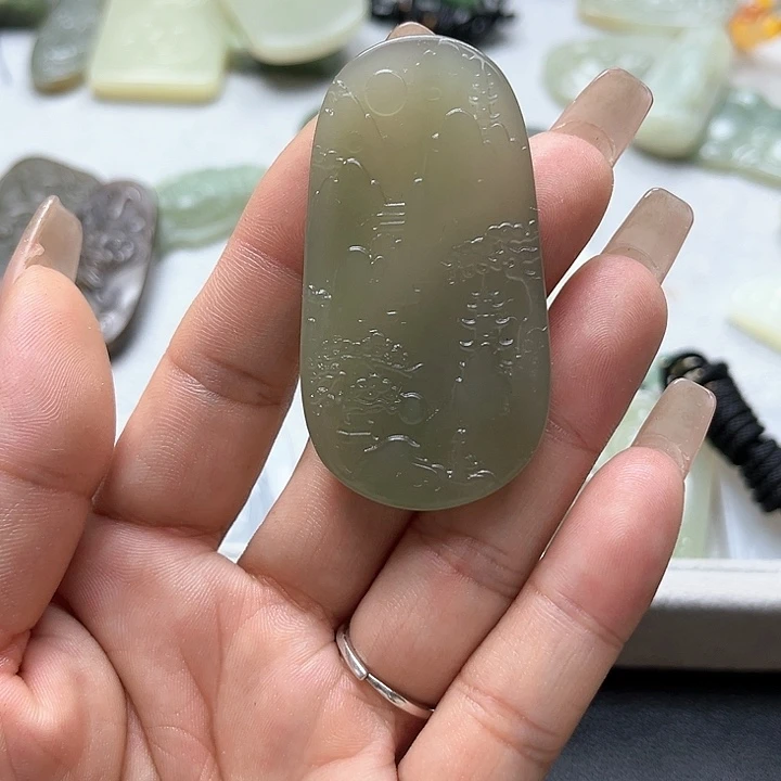【闪购商品】颈饰未镶嵌和田玉巩****心