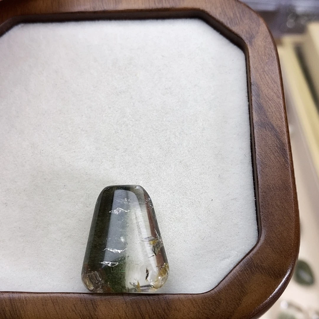 未镶嵌颈饰水晶卿*水晶