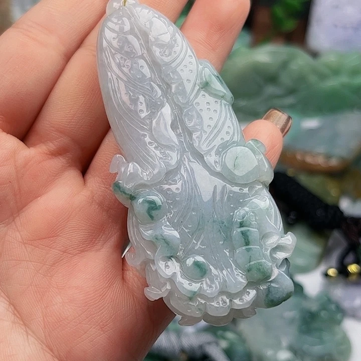 翡翠未镶嵌颈饰挂件