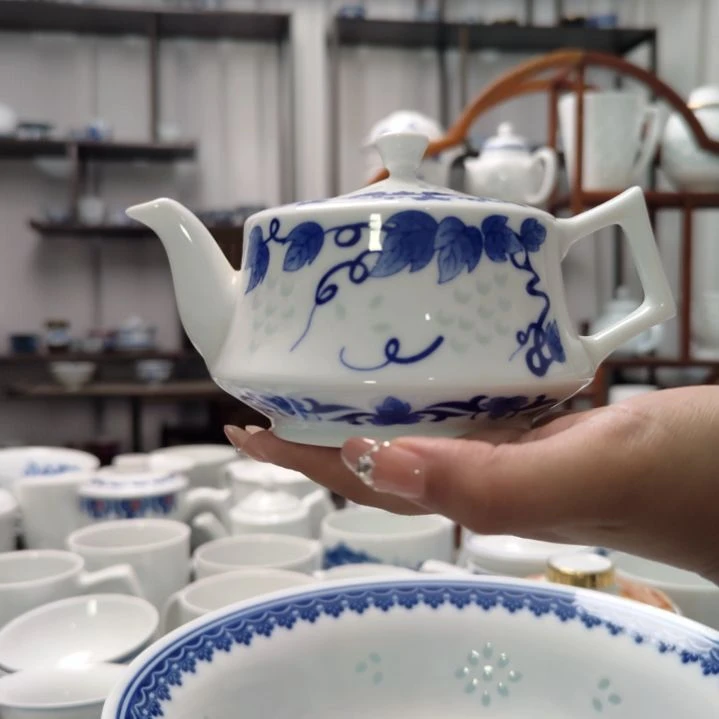 瓷老款紫藤茶壶一个景德镇陶瓷