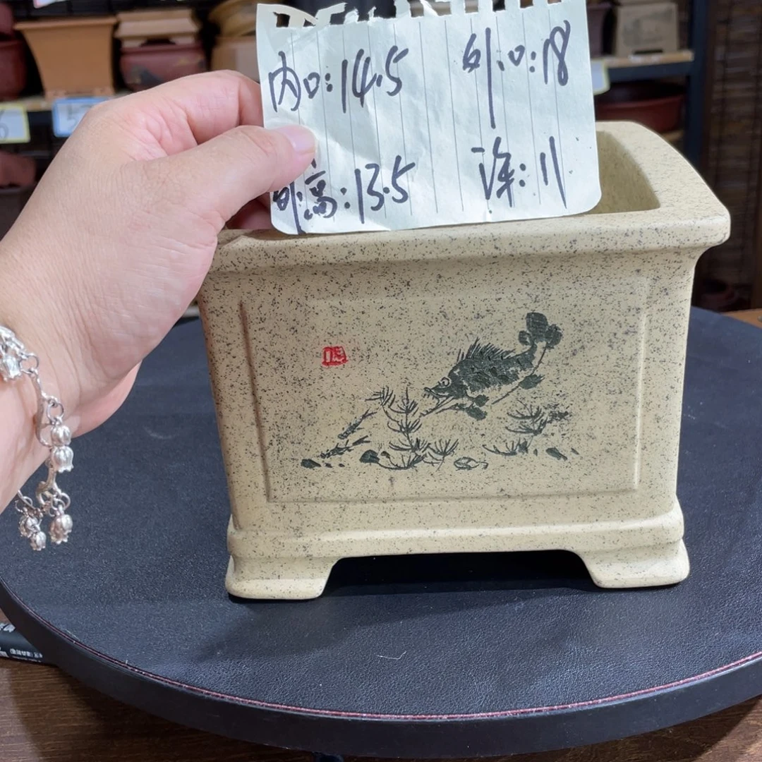 紫砂花盆紫砂花盆在这里