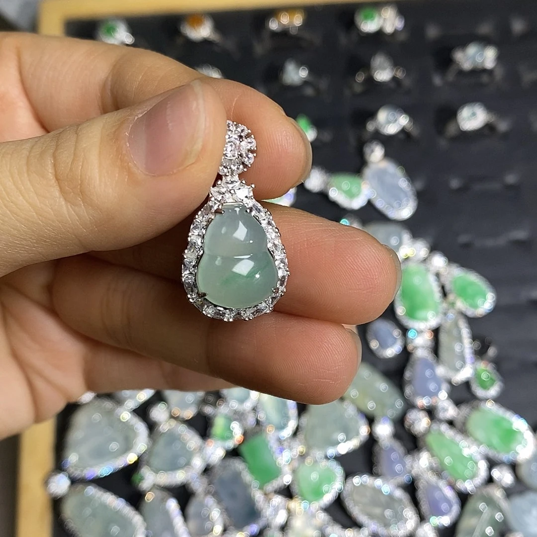 翡翠银S925镶嵌颈饰翡翠